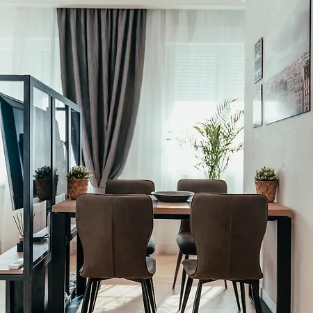 Biarritz Luxury Apartment Belgrade
